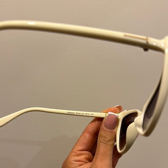 Authentic Tom Ford Anastasia Cat-Eye Sunglasses - Picture 3 of 4